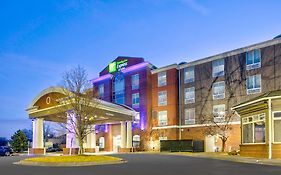 Holiday Inn Express Kansas City Grandview